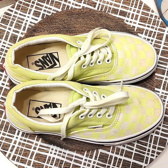 💐 EUC Vans Brand Unisex Youth Neon Green/ 🤍 Checkerboard Low Top Lace Up, 5 - Picture 10 of 10